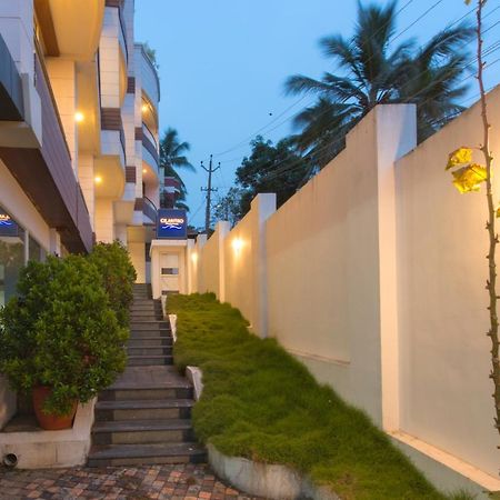 Готель Cilantro By The Sea Thiruvananthapuram Екстер'єр фото